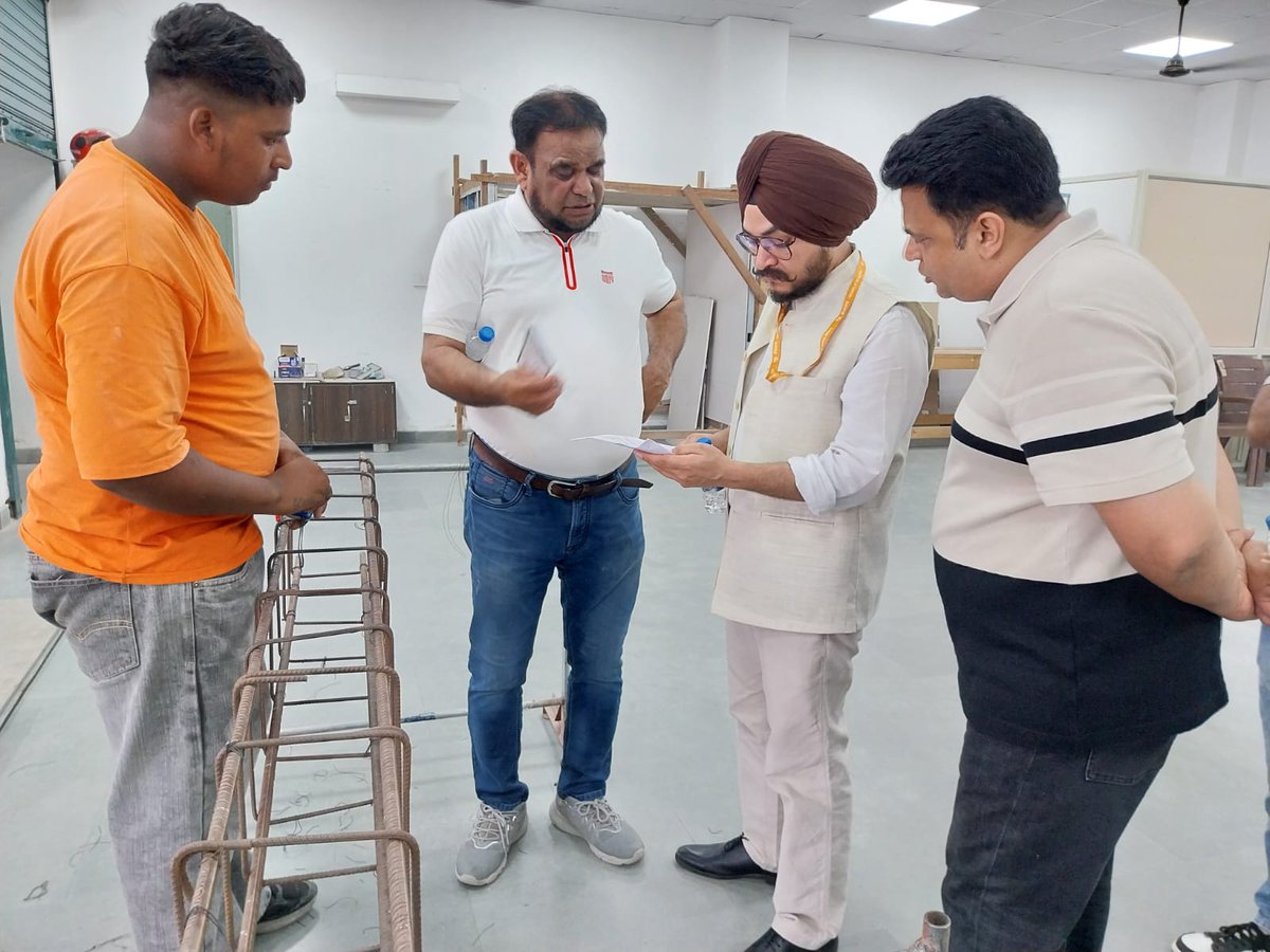 PoEChandigarh's tweet photo. PoE Chandigarh conducted surprise inspections of ongoing overseas recruitment interviews. Two trade test centres were inspected. Also interacted with foreign employers & jobseekers to ensure safe and legal recruitment.
Visit https://t.co/Fs7A5ZUvwl
#LegalMobility
#eMigrate https://t.co/zdoKF4QpjJ