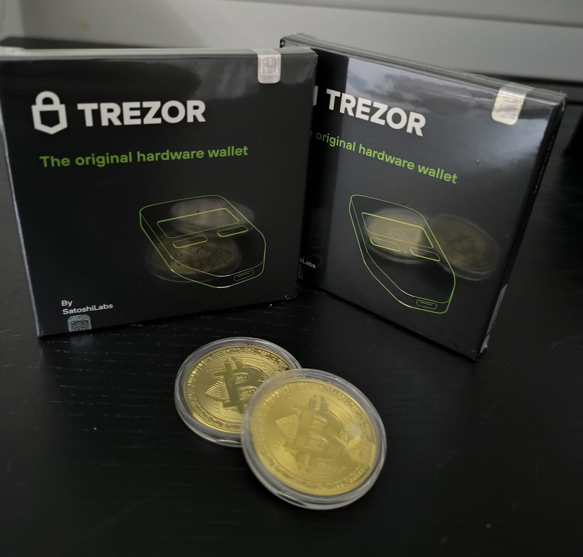 Καλοκαιρινό #Giveaway 🏖️
Κάνε την εγγραφή σου στη Bybit Ευρώπης, κέρδισε άμεσα 5$ και πάρε μέρος στο διαγωνισμό για 2 Trezor Hardware wallets!
Προϋποθέσεις τα γνωστά 😁
♥️ Like 
🔃 Retweet
📌Register εδώ bybit.eu/en-EU/?affilia… 
(Tag a friend θα εκτιμηθεί δεόντως 🙂)