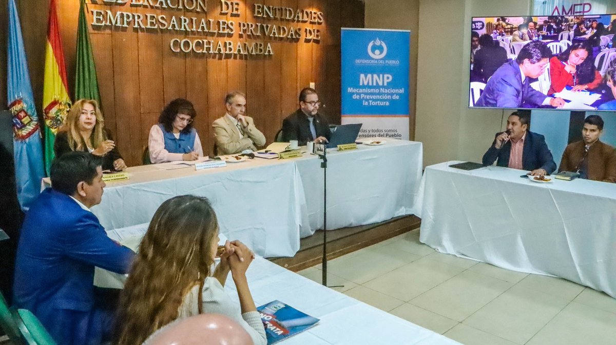 ConcejoGamc's tweet photo. Participamos en la Mesa de Diálogo con Sectores Vinculados a la Producción y Servicios, organizada por la Defensoría del Pueblo y la FEPC, para proteger el derecho al trabajo, al alimento y  la libre circulación.
¡Trabajamos por una Cochabamba que protege los derechos de todos! https://t.co/r0KlUVKx70
