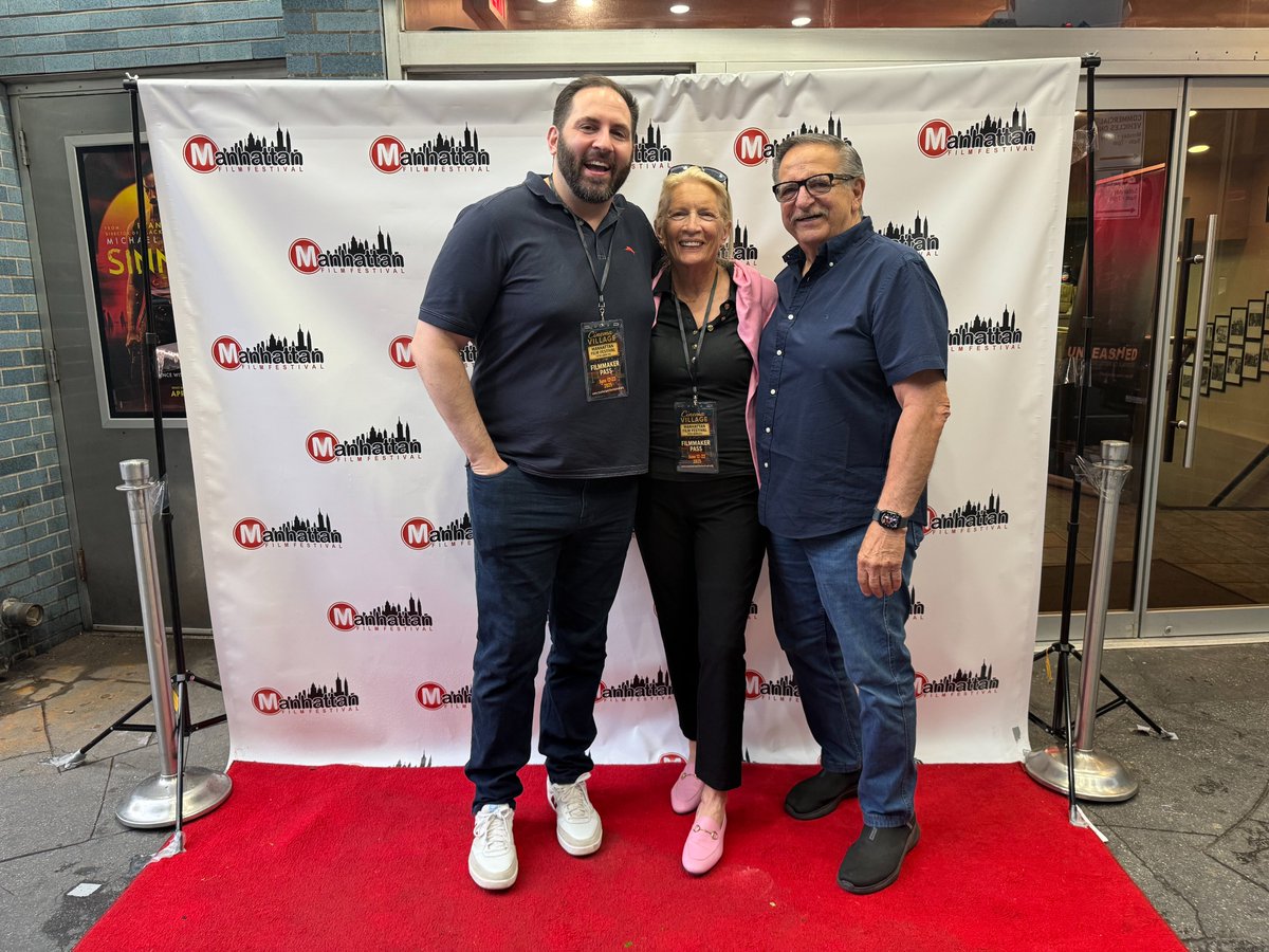 FamulariFilms's tweet photo. @ManhattanFF screening of Best Man - 6/19

Thanks to everyone who came out to support us!

#indiefilmmaking #manhattanfilmfestival #festivals #bestman https://t.co/2vkkNu3FcU