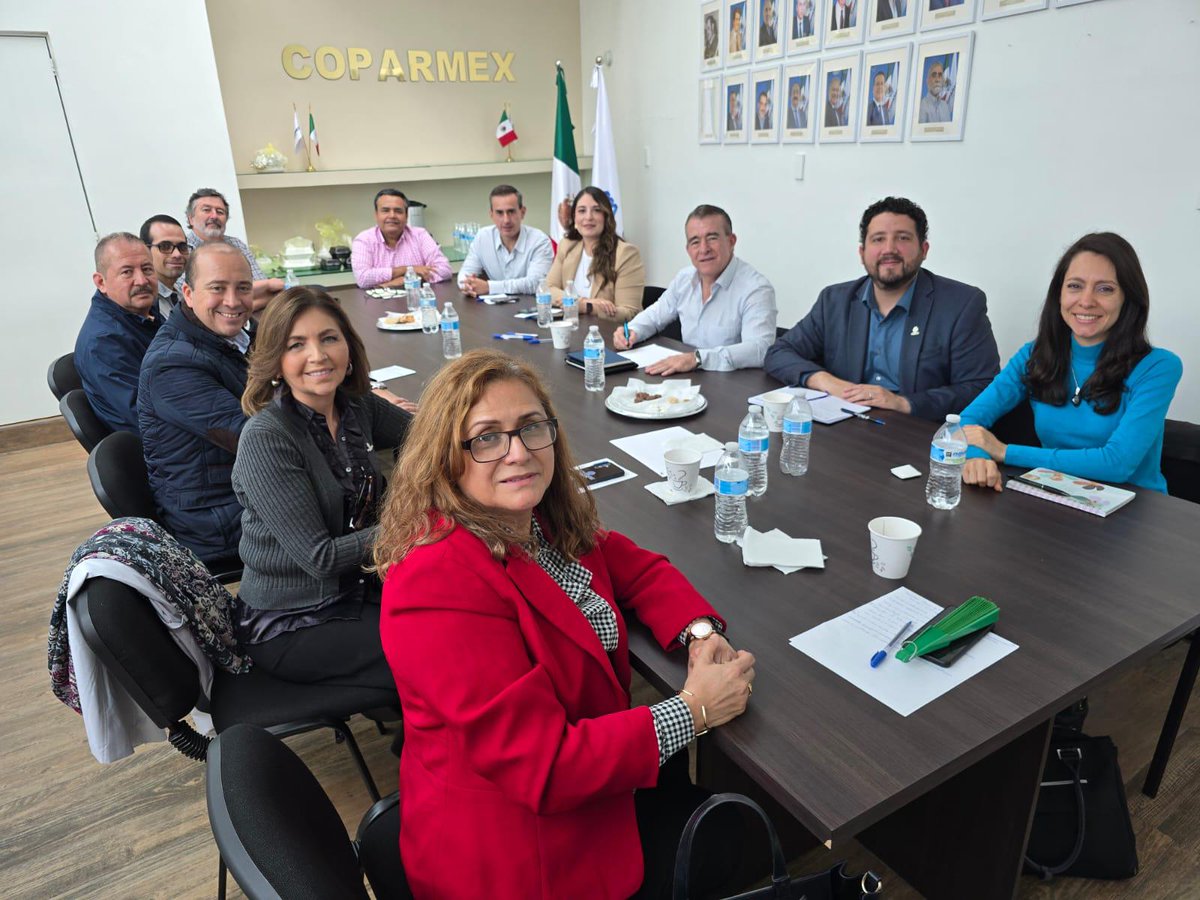 🤝Reunión estratégica por el Bajío

Nos reunimos con presidentes y directores de los Centros Empresariales del bajío, así como con Juan Carlos Contreras, presidente de la Federación Bajío Centro COPARMEX, para fortalecer alianzas y alinear planes de acción que impulsen el