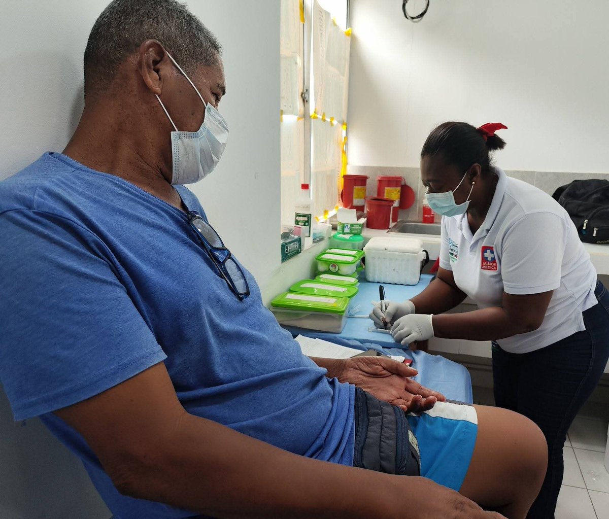 CHDN1's tweet image. 💙🩺Con éxito, la ESE CHDN conmemoró el Día Mundial del Cáncer de Próstata con jornadas urbanas y rurales, ofreciendo tamizaje de PSA, citologías, remisiones y más. Seguimos promoviendo la prevención, el autocuidado y el acceso equitativo a la #salud.