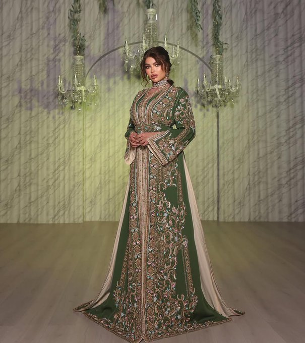 القفطان المغربي سر أناقتك في السهرات احرصي على اختياره بتصاميم فخمة.. اكتشفي كيفية اختياره وتنسيقه حسب ذوقكِ 