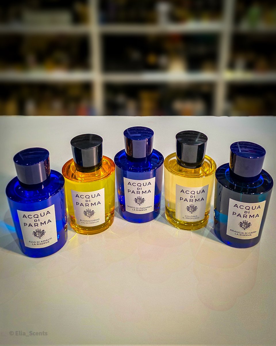 من كثر ما انسألت عن عطور الصيف، اكتشفت إن مكتبتي أغلبها شتوية وثقيلة! 😂 وبيني وبينكم حسيت بشويّة حرمان 😅 بس أبشركم! لقيت ضالتي بـ أكوا دي بارما الإيطالية العريقة، هذي الدار اللي بتروي عطشي وتنسيني سنين الحرمان 😍! يا شيخ كأنك شربت لومي بارد يسرسح يبرد على قلبك بعز الصيف! منعش