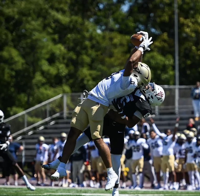 ucantguardkates's tweet image. Bleesed to receive an offer from Bluefield State❗️