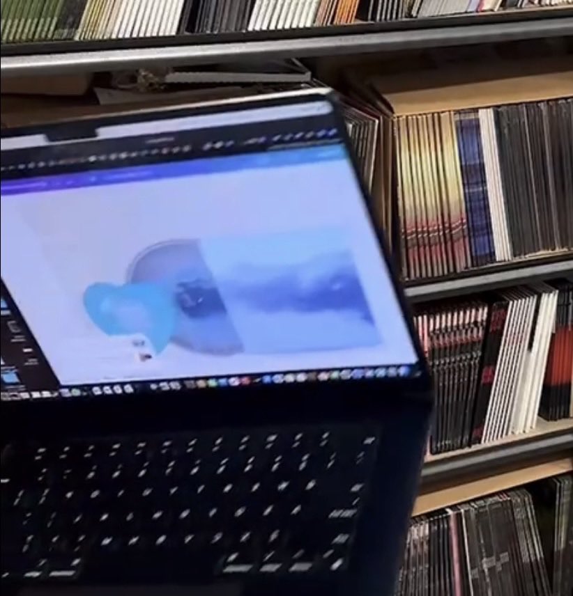 MerchTracker_'s tweet photo. 🩵 @tatemcrae UPCOMING RELEASE🩵 

A new @vertigovinylga exclusive has been announced as Tate McRae’s One Day LP 

-It will be dropping tomorrow at 5PM EST
-Limited  to 3k total units 
-1K will be a bundle with a heart shaped record 

Sneak Peak Below! 

#tatemcrae #vinylalert https://t.co/dDcXsDFHGK