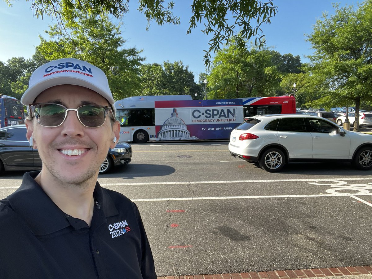 zdlowe's tweet image. #CSPAN. 🚌 
@cspan. 🧢 
C-SPAN. 👕