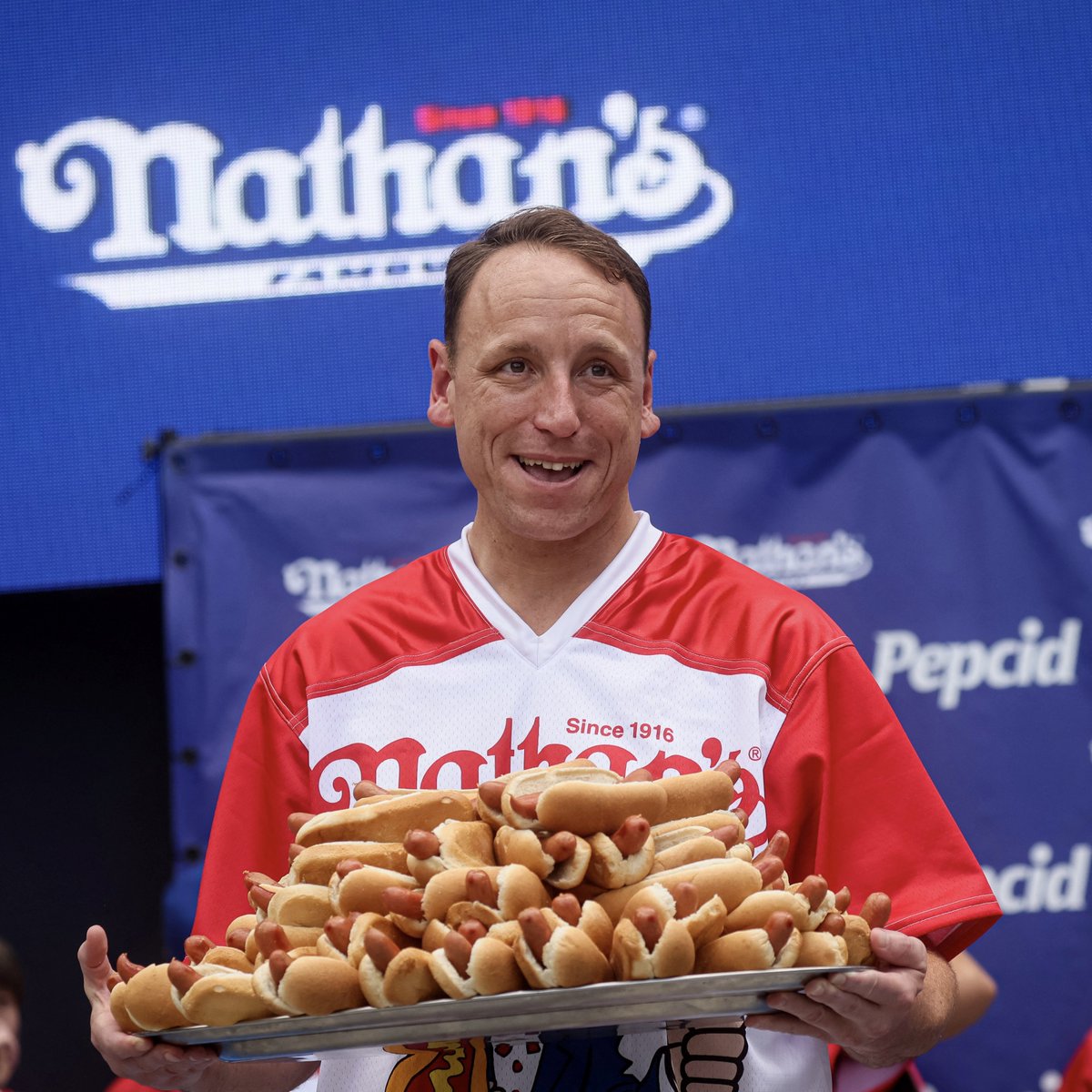 DailyNoud's tweet image. Marshmello will reportedly remove his helmet for upcoming July 4th hotdog eating competition.