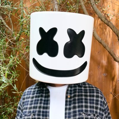 DailyNoud's tweet image. Marshmello will reportedly remove his helmet for upcoming July 4th hotdog eating competition.