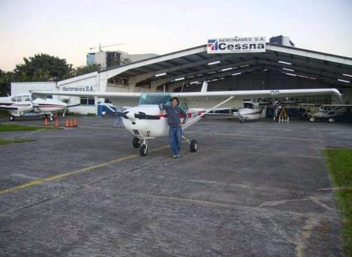 JulioToled0's tweet photo. @Cessna Me! TG-HUY, back in 2007, Guatemala City 😍 https://t.co/Mclps2qUOO