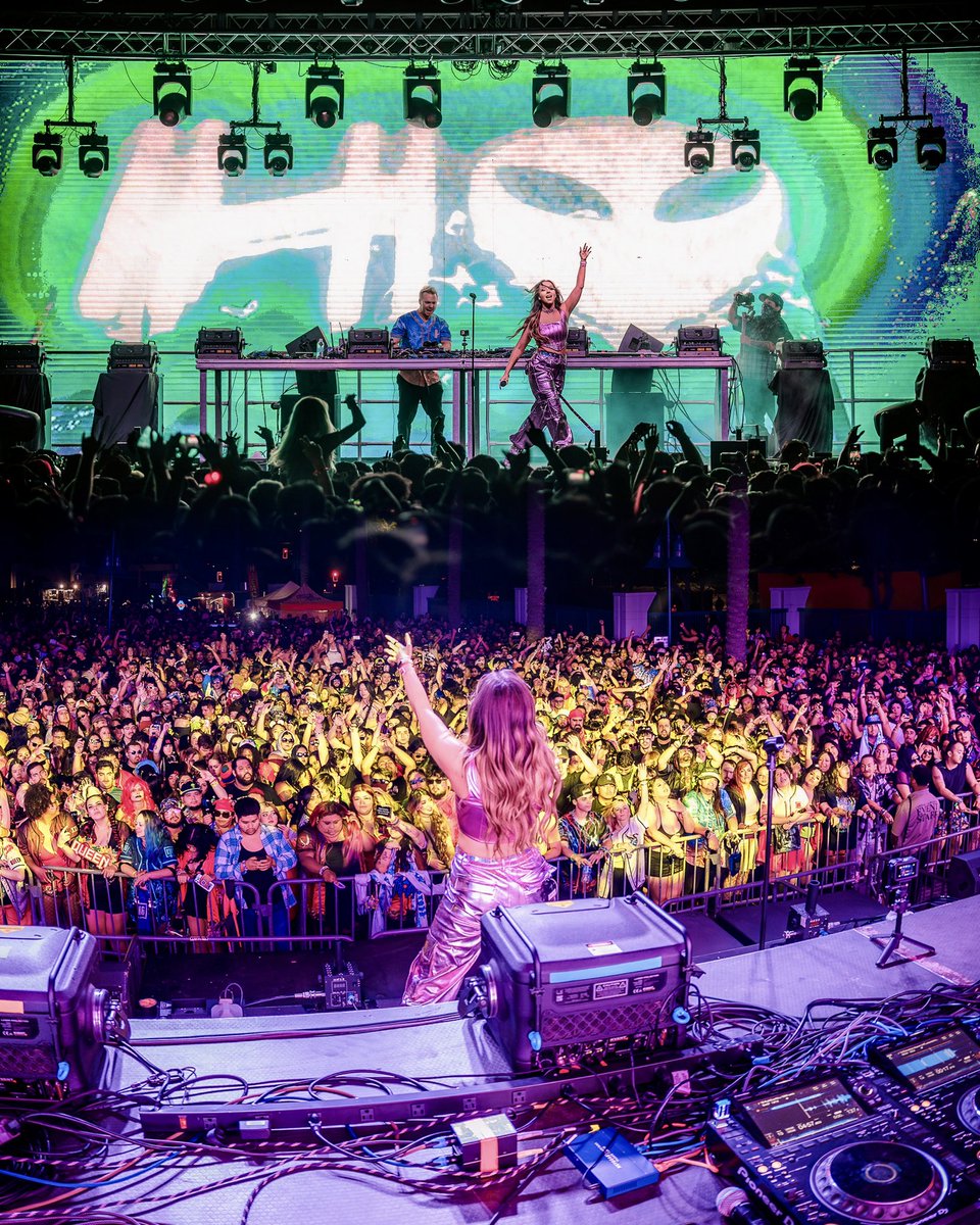HALIENE's tweet image. Sunkissed memories will be living in my mind rent free! 🥺❤️From start to finish you guys were with us and sang every song. What a perfect night with you all🥰 Love you forever Fresno!💗