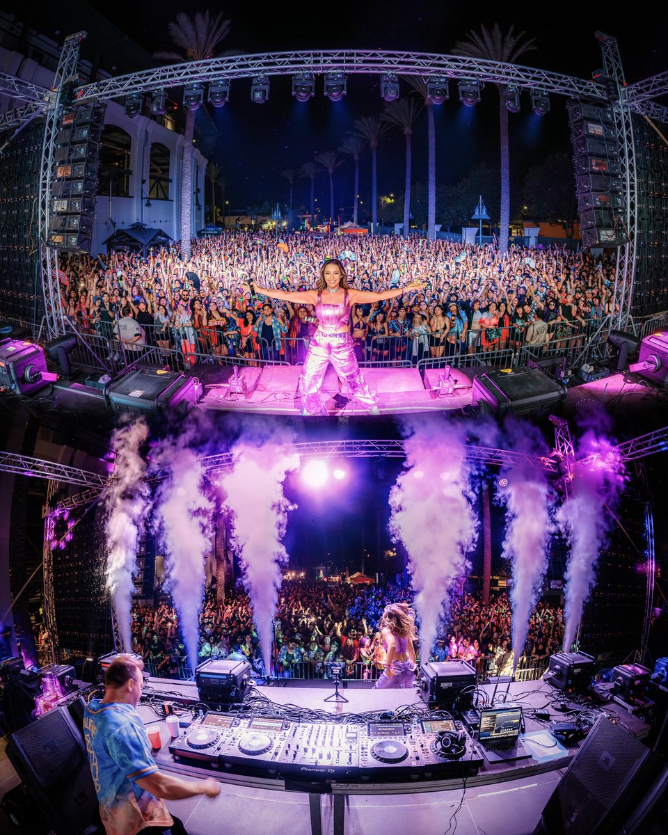 HALIENE's tweet image. Sunkissed memories will be living in my mind rent free! 🥺❤️From start to finish you guys were with us and sang every song. What a perfect night with you all🥰 Love you forever Fresno!💗