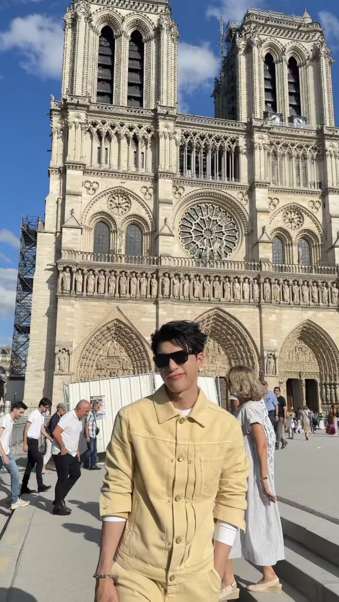 XiaoRyu6D's tweet photo. HIEUTHUHAI's so stunning in every style he wear and special temperament when wearing LV brand clothes @LouisVuitton #HIEUTHUHAI

𝐇𝐈𝐄𝐔𝐓𝐇𝐔𝐇𝐀𝐈 𝐢𝐧 𝐏𝐚𝐫𝐢𝐬 𝐟𝐨𝐫 𝐋𝐕𝐌𝐞𝐧𝐒𝐒𝟐𝟔
#HIEUTHUHAIxLVMenSS26 https://t.co/Ehh6bGpkHO