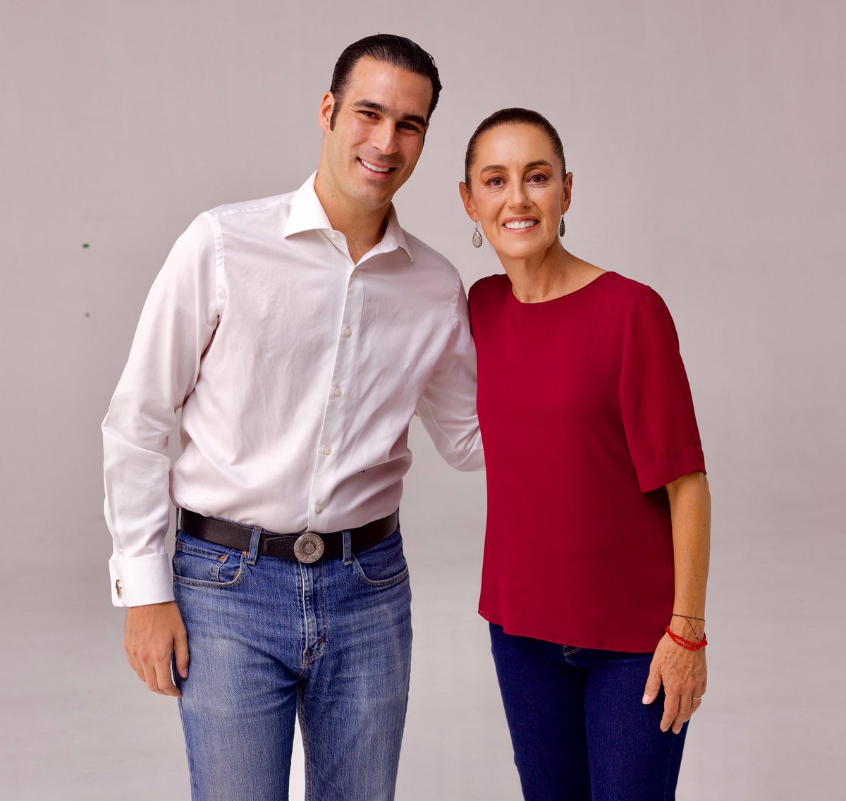 Celebramos la vida de nuestra presidenta, Claudia Sheinbaum.
Mujer de ciencia, convicciones firmes y amor profundo por el pueblo.
Su liderazgo inaugura una nueva etapa en la historia de México.

🇲🇽 Feliz cumpleaños, presidenta. Seguimos caminando con usted y por nuestra patria.