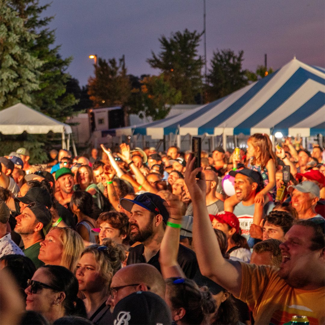 Summer nights hit different when there’s live music in the air! 🎶 From indie vibes to country twang and rock legends, there’s no shortage of outdoor concerts to catch this season.

Read the blog → loom.ly/LxqYZPY

#LiveMusic #OutdoorConcerts #VisitBarrie #SimcoeCounty