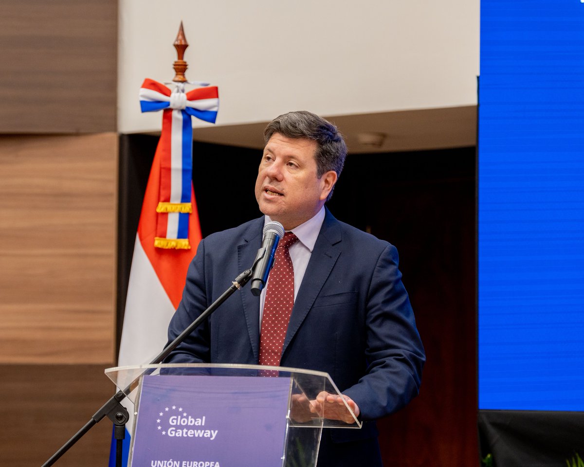 UE en Paraguay (@ueenparaguay) on Twitter photo 🎙️La consejera <a href="/vanessamock/">Vanessa Mock 🇪🇺</a>, el embajador <a href="/UEmbPy/">Javier García de Viedma</a> y el ministro del <a href="/MIC_PY/">MIC Paraguay</a>, <a href="/JavierGimenezGZ/">Javier Giménez</a>, nos brindaron perspectivas de alto nivel sobre la colaboración, el crecimiento y las oportunidades que se abren para #Paraguay y la #UE, en el marco de #GlobalGateway 🎙️La consejera <a href="/vanessamock/">Vanessa Mock 🇪🇺</a>, el embajador <a href="/UEmbPy/">Javier García de Viedma</a> y el ministro del <a href="/MIC_PY/">MIC Paraguay</a>, <a href="/JavierGimenezGZ/">Javier Giménez</a>, nos brindaron perspectivas de alto nivel sobre la colaboración, el crecimiento y las oportunidades que se abren para #Paraguay y la #UE, en el marco de #GlobalGateway