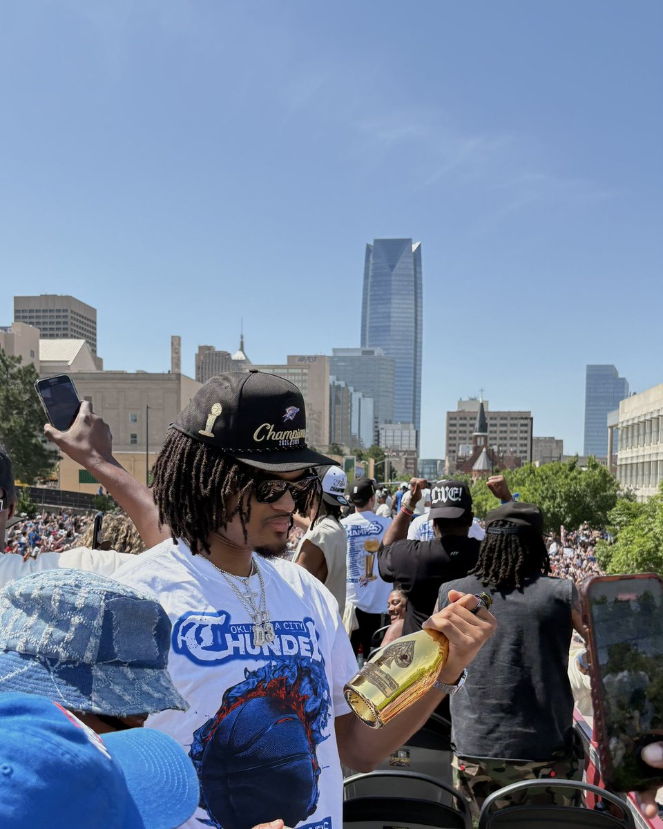 2025 Championship celebrations with Gold. 

Enjoy Armand de Brignac Responsibly. 
#ArmandDeBrignac #Champagne