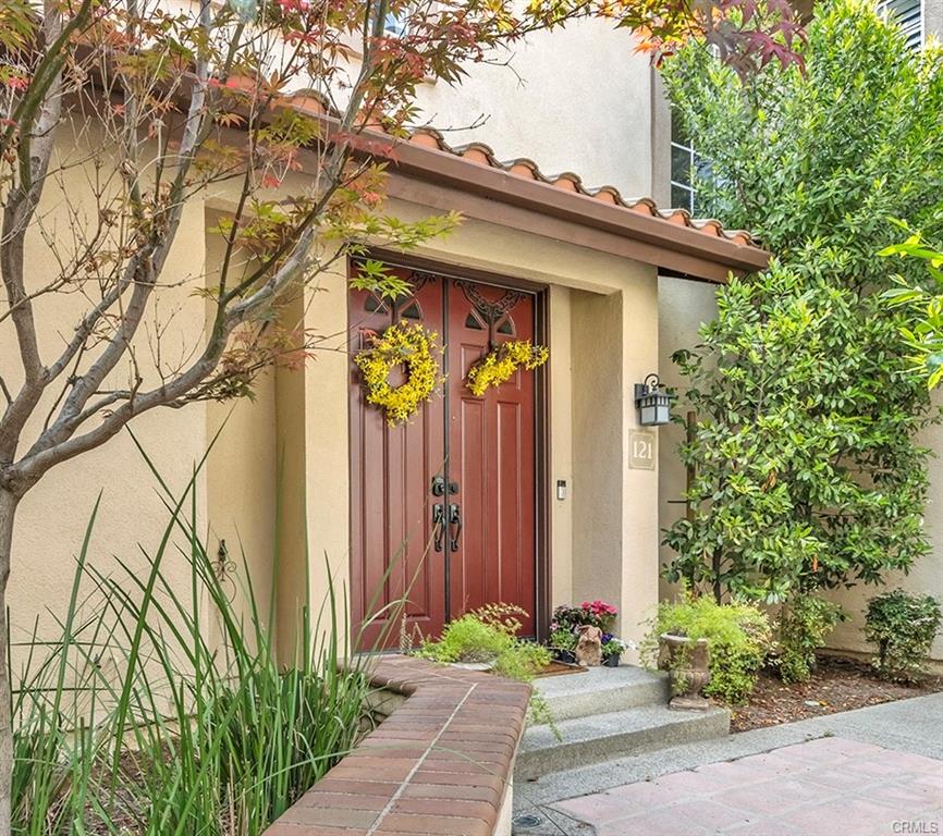 BabayanMatt's tweet image. In Escrow! | 121 Pasto Rico, Rancho Santa Margarita
Just secured a buyer for this beautifully renovated 2-bed, 2.5-bath condo in the sought-after Serabrisa community!
Featuring custom designer upgrades, dual primary suites, a private patio, and attached garage – this home is a…