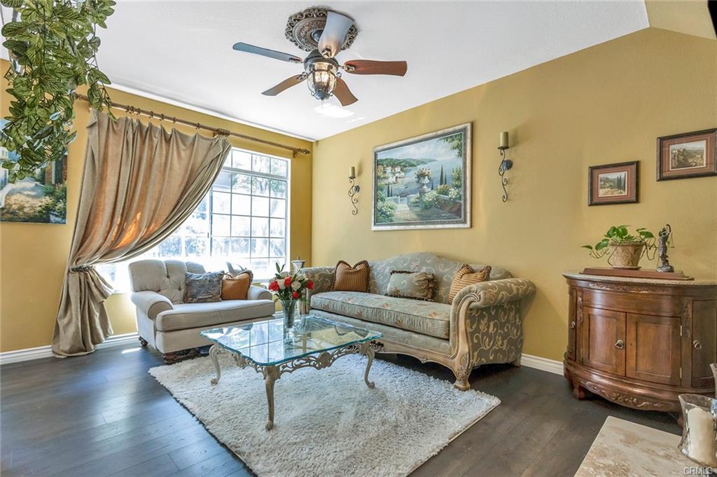 BabayanMatt's tweet image. In Escrow! | 121 Pasto Rico, Rancho Santa Margarita
Just secured a buyer for this beautifully renovated 2-bed, 2.5-bath condo in the sought-after Serabrisa community!
Featuring custom designer upgrades, dual primary suites, a private patio, and attached garage – this home is a…