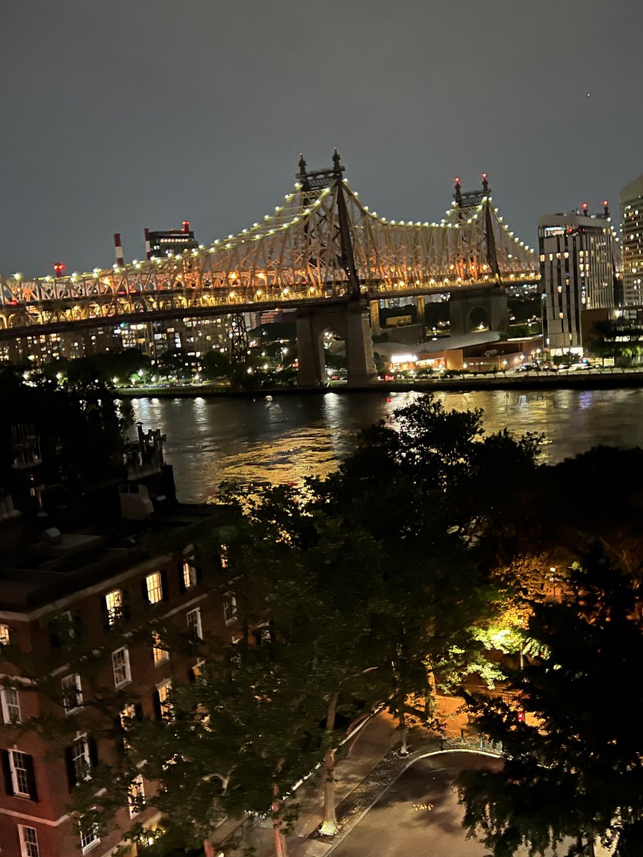 Grateful to have such a great view from my window! Goodbye to a wonderful city for now. Nice to be able to share it with you!