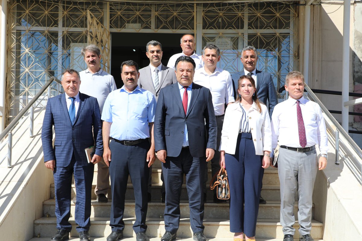 İlçelerimizde yürütülen eğitim öğretim faaliyetlerini değerlendirmek, il merkez ve ilçe millî eğitim müdürlükleri arasındaki iş birliğini sağlamak amacıyla yapılan ilçe millî eğitim müdürleri toplantısı Nazımiye'de İl Müdürümüz Sn. Bahameddin Karaköse'nin başkanlığında yapıldı.