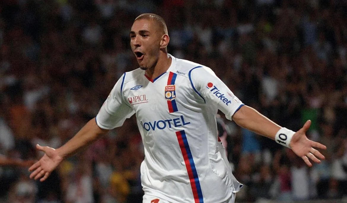 josedavidlopez_'s tweet photo. ¡El #OLyon 🇫🇷 es oficialmente DESCENDIDO!

La DNCG confirma su descenso a Ligue2 tras acumular deudas los últimos años y tras varios avisos que hicieron que el club se desmantelara poco a poco. Hablan de más de 500Mill.

Tiene derecho de apelación...

(Yo no lo quiero aceptar) https://t.co/et4zKD6avX