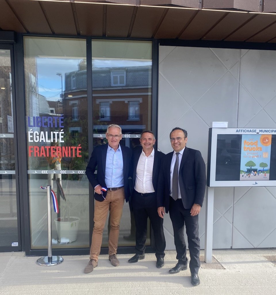 SĂ©bastien LeprĂȘtre (@lepretre_seb) on Twitter photo Cet aprĂšs-midi Ă Wambrechies pour lâinauguration de son nouvel HĂŽtel de Ville.
Bravo Ă son Maire <a href="/BrogniartS59118/">SĂ©bastien Brogniart</a> dâavoir portĂ© ce projet exemplaire, avec le soutien de la <a href="/MetropoleLille/">MĂ©tropole EuropĂ©enne de Lille</a> et de son prĂ©sident <a href="/DamienCastelain/">Damien Castelain</a>
<a href="/MairesPourFaire/">Des Maires pour Faire</a>
#CantonDeLille1
<a href="/Antoine_Sillani/">Antoine Sillani</a> Cet aprĂšs-midi Ă Wambrechies pour lâinauguration de son nouvel HĂŽtel de Ville.
Bravo Ă son Maire <a href="/BrogniartS59118/">SĂ©bastien Brogniart</a> dâavoir portĂ© ce projet exemplaire, avec le soutien de la <a href="/MetropoleLille/">MĂ©tropole EuropĂ©enne de Lille</a> et de son prĂ©sident <a href="/DamienCastelain/">Damien Castelain</a>
<a href="/MairesPourFaire/">Des Maires pour Faire</a>
#CantonDeLille1
<a href="/Antoine_Sillani/">Antoine Sillani</a>