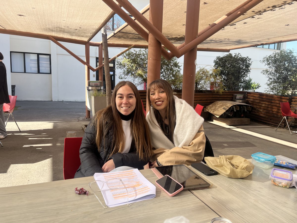 Esta tarde de día martes les compartimos fotografías de nuestr@s utalin@s del campus Santiago.🤩