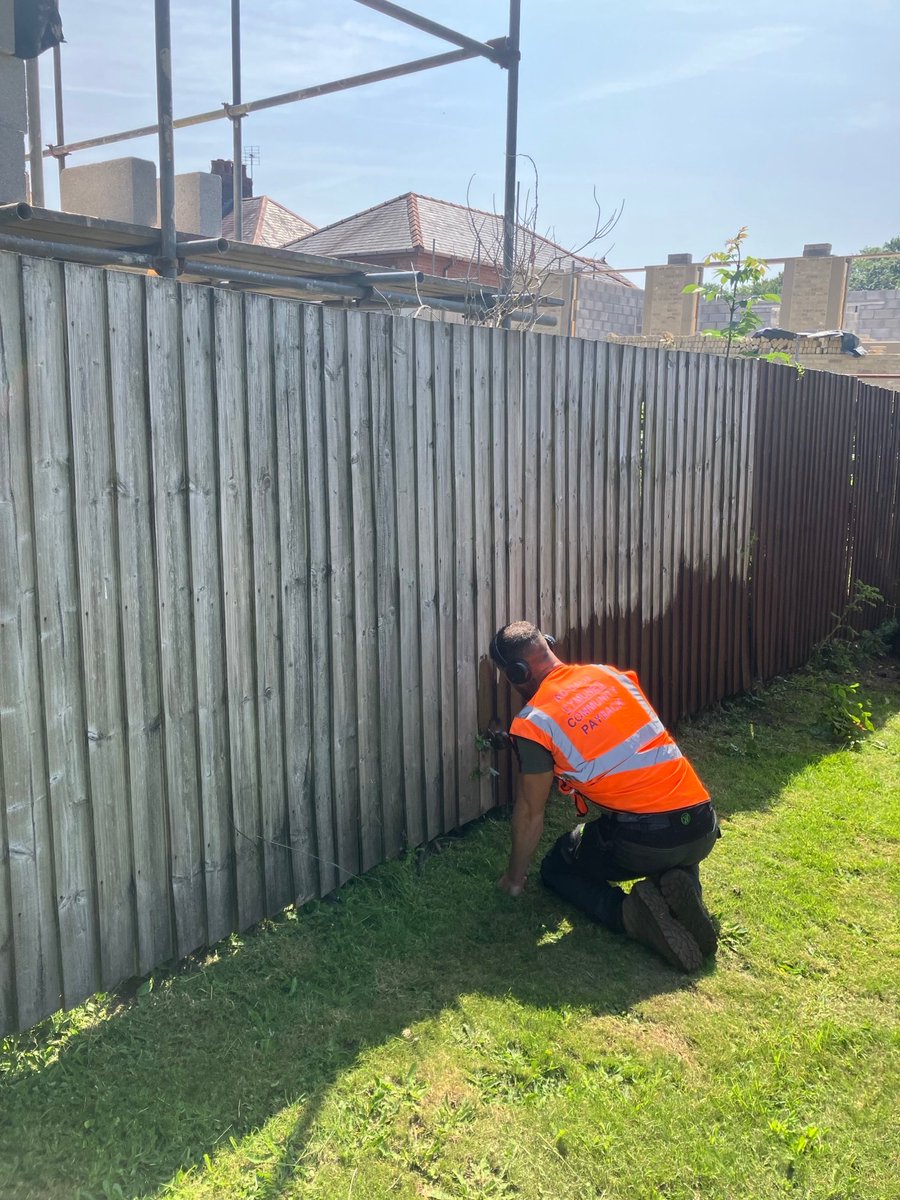 Cardiff_valeCP's tweet photo. Cardiff and the Vale of Glamorgan Community Payback Team are working hard maintaining the grounds and fencing at Southway Assisted Residential home Cowbridge. Making the gardens a brighter place to for residents and staff to enjoy the sun and green outdoor space. https://t.co/1KYTGUyGpJ
