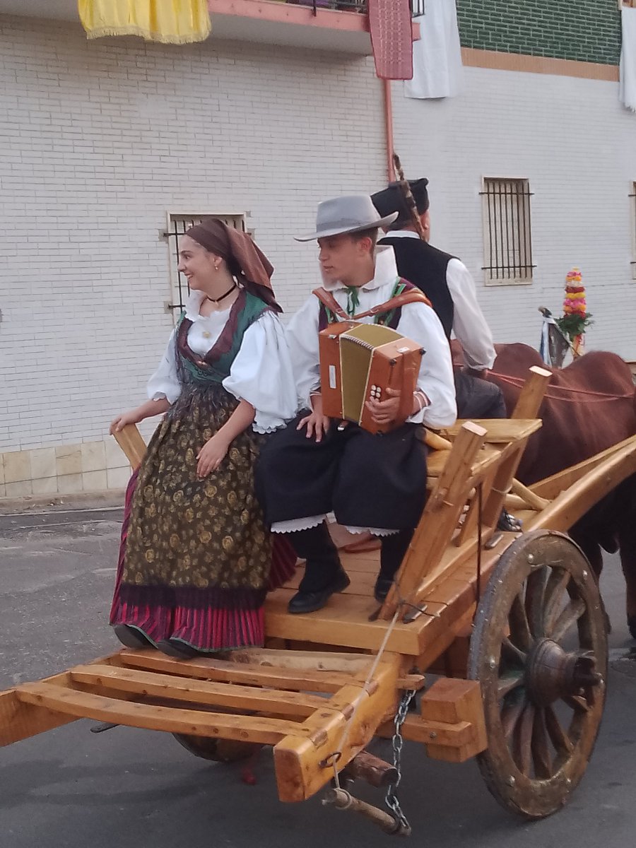 MonniAlberto's tweet image. Noi col capello a banda larga, orecchino e capelli lunghi 
#Teulandia
#Nipote