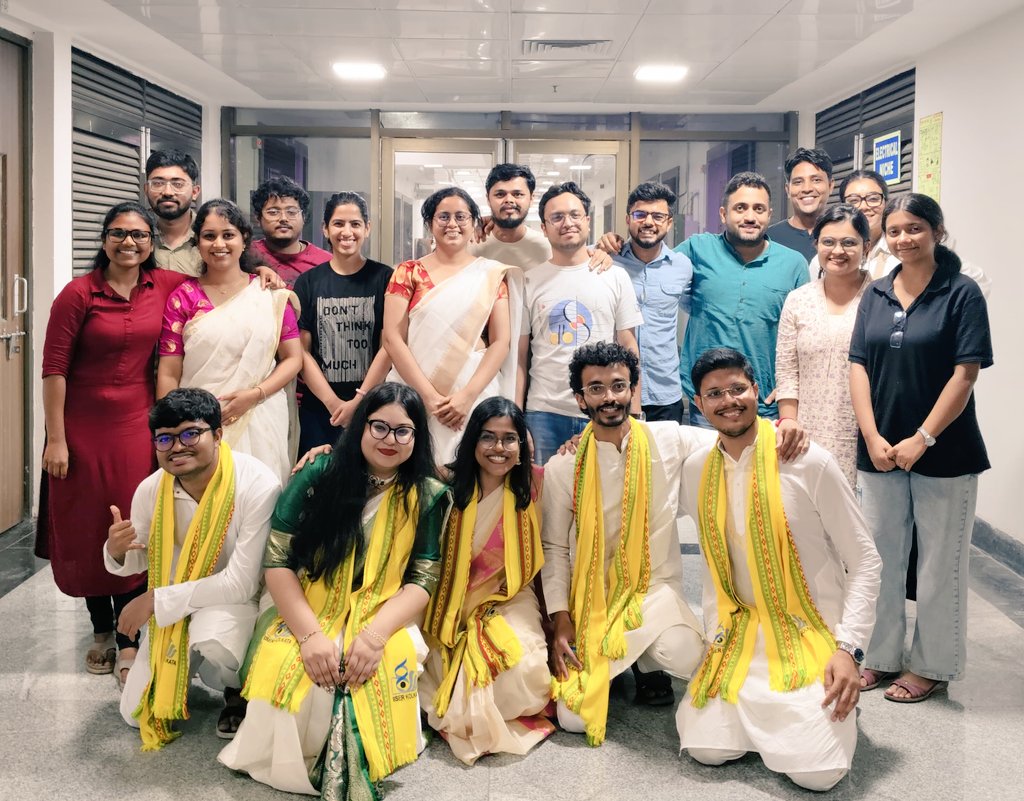 CopperBioGroup's tweet image. 4 BS MS and 1 IPhD student graduated from our lab today.
We extend our heartfelt congratulations to these bright young minds.
Wishing them great success as they embark on their future journey.
@Avi_Majumder_ @AdityaABorkar @saha_baivab @DashTisha and @notsharanya
@iiserkol