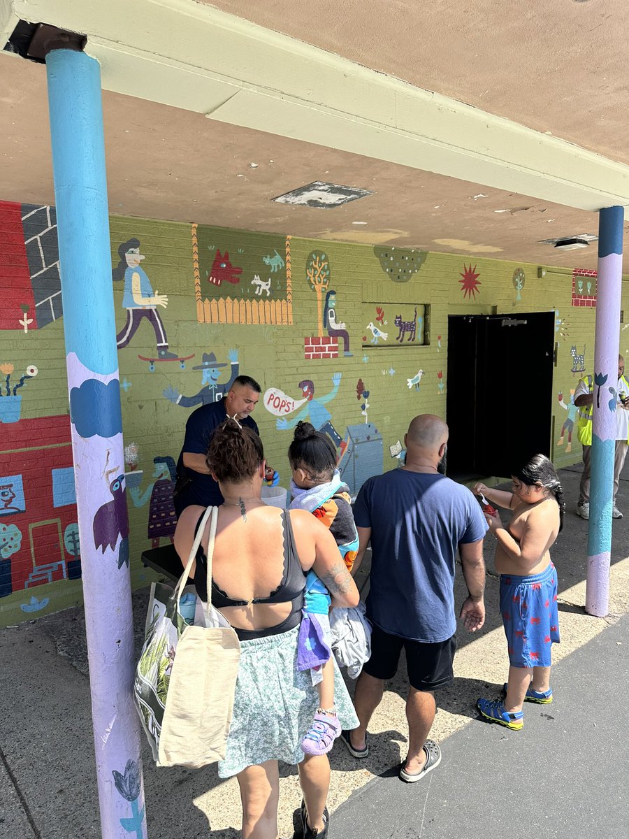 PPD26Dist's tweet image. The 26th District Police roved around the district and served some cold and delicious water ice on this hot day throughout various locations in the 26th district. The water ice was donated by Philly’s Famous Italian Ices. Thanks for caring and sharing.