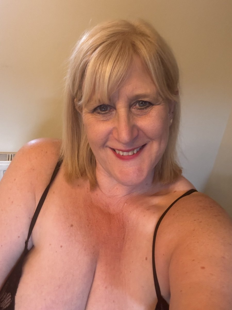 11.15 uk time Wednesday 25th June
LIVE ONLY FANS 
onlyfans.com/catherinecan1