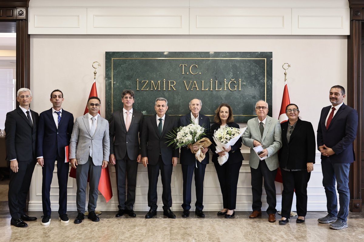 İzmir’imizde gençlerimizin eğitime erişimini güçlendirecek anlamlı bir adımı daha hep birlikte attık.

Hayırsever Tezcan Galvanizli Yapı Elemanları Sanayi ve Ticaret A.Ş.’nin destekleriyle inşa edilecek olan Nüsriye Tezcan Kız Öğrenci Yurdu için bugün Valiliğimizde protokol