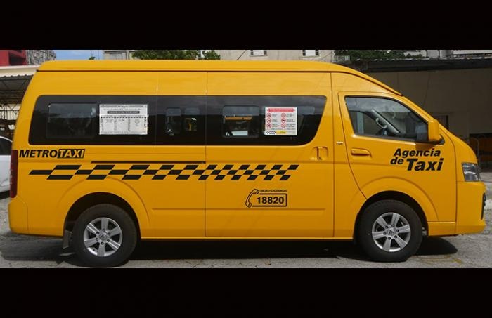 Manuel R Llanes Barreda (@llanesbarreda) on Twitter photo #CiegoEn26 comenzarán próximamente a prestar servicios 5 microbuses en la ciudad de #CiegodeÁvila están equipados con aire acondicionado y tienen capacidad para 14 pasajeros el precio será de 20 pesos por cualquier tramo del recorrido. #LatirAvileño <a href="/CalderonPineiro/">Luis Enrique Calderón</a> <a href="/companioni74/">Alejandro Abilio P. Companioni</a> #CiegoEn26 comenzarán próximamente a prestar servicios 5 microbuses en la ciudad de #CiegodeÁvila están equipados con aire acondicionado y tienen capacidad para 14 pasajeros el precio será de 20 pesos por cualquier tramo del recorrido. #LatirAvileño <a href="/CalderonPineiro/">Luis Enrique Calderón</a> <a href="/companioni74/">Alejandro Abilio P. Companioni</a>
