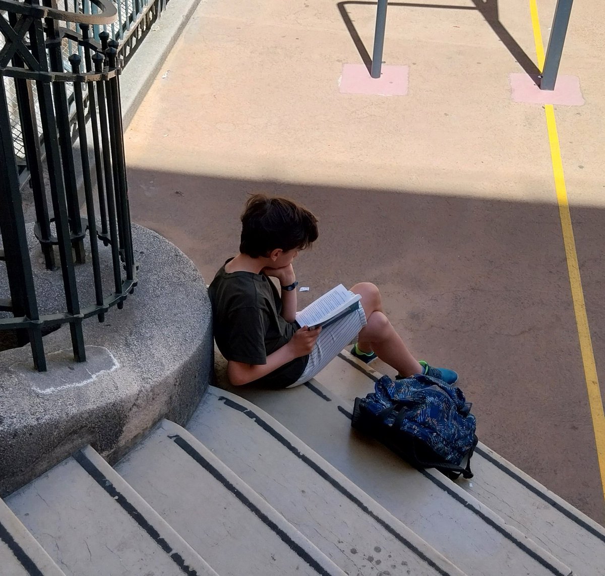 FMeunier1's tweet image. Moment délicieux capturé... la lecture, partout, souvent, une force pour nos Condortiens !