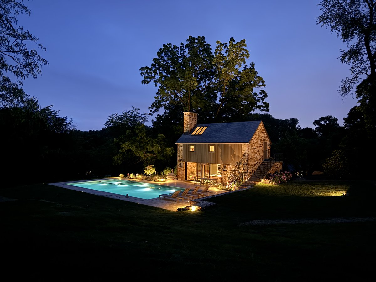 QuarryViewBG's tweet photo. Is this timber frame pool house calling your name in the midst of the heat wave?  We enjoyed constructing the plans by Archer &amp; Buchanan Architecture for this timber frame project!  What timber frame oasis do you daydream about? 
https://t.co/58p5jHDM5H
#timberframe https://t.co/aslMKP8Cg4