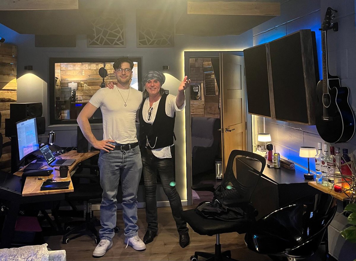 In the studio in London for the next few days, that’s Dave he’s a great engineer. I got a big surprise for everyone coming up, hopefully I can tell you all tomorrow. 

Rock n Roll. Lots of love Spike x