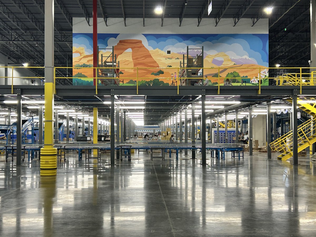 UTPortAuthority's tweet image. Lakeshore Learning’s new 1.2M sq. ft. facility is officially up and running in Garland—the first project in UIPA’s Golden Spike Project Area.
Big win for rural Utah. Big thanks to all who made it happen. #GoldenSpike #UtahLogistics #JobCreation