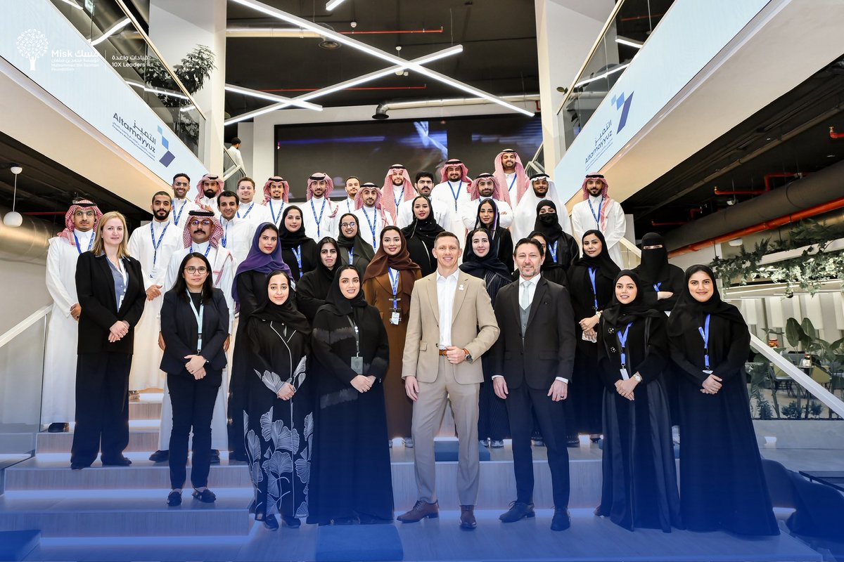 يواصل قادة المستقبل ضمن قطاعي المُنشآت الصغيرة والمتوسطة ورأس المال البشري رحلتهم في الوحدة الأولى من برنامج #قيادات_واعدة_10X، لتطوير مهاراتهم القيادية وتحقيق أثرٍ مستدام.