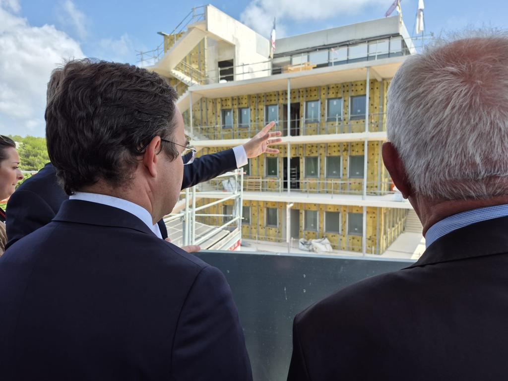 Préfet des Alpes-Maritimes🇫🇷 (@prefet06) on Twitter photo | Visite de la Technopole Sophia Antipolis |
Accueilli par Jean LEONETTI, président de la <a href="/CASAOfficiel/">CASA - Officiel</a> et du Syndicat Mixte Sophia Antipolis, les maires de Valbonne, Mougins et Biot, le préfet Laurent HOTTIAUX a visité <a href="/SophiaAntip0lis/">Sophia Antipolis</a> , 1ère technopole d’Europe, vitrine de | Visite de la Technopole Sophia Antipolis |
Accueilli par Jean LEONETTI, président de la <a href="/CASAOfficiel/">CASA - Officiel</a> et du Syndicat Mixte Sophia Antipolis, les maires de Valbonne, Mougins et Biot, le préfet Laurent HOTTIAUX a visité <a href="/SophiaAntip0lis/">Sophia Antipolis</a> , 1ère technopole d’Europe, vitrine de