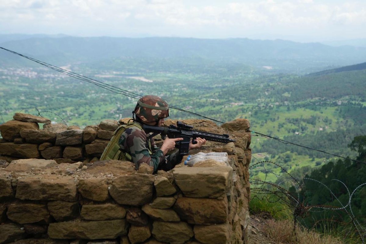 Another infiltration attempt, another failure. One Pákistan-backed terrórist neutralized at Keri, Rajouri. How many more lives must be risked before Pákistan ends its decades-long addiction to exporting terrór across the LoC in an attempt to bleed India through 1000 cuts in