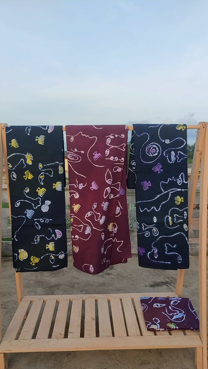 <a href="/yay_tunes/">Yay Toon Day</a> Hi, I sell ethically hand-designed Adire prints and outfits.
Thank you. <a href="/EkiExhibits/">Èkí Exhibits</a>
💚
Check us out on IG: instagram.com/ekiexhibits?ig…