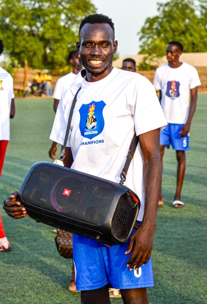 THANK YOU  SANTIANO GARANG AKOK LUAL

You were exceptional and your services were deserving to our teams promotion and we wish you all the best in your next journey, hopefully work together in the future.

#southsudanfootball 
#JFA
#longlivealhuriya
#jubalocalleague
#flames
#AHJ