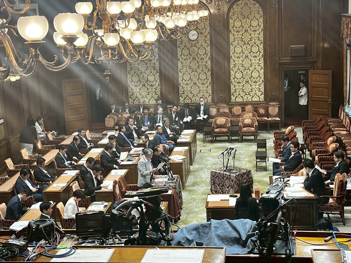 もう6月も残り少なくなってきました。昨日24日は、金融犯罪に立ち向かってきたReBORNの冨谷皐介さんが主催する「ガルスTV」に、私の6月13日の内閣委員会での質疑をアップしたという連絡をいただきました。ギャンブル依存症の問題を取り上げた際、この社会がFXやNISAを含めてギャンブル社会化していると