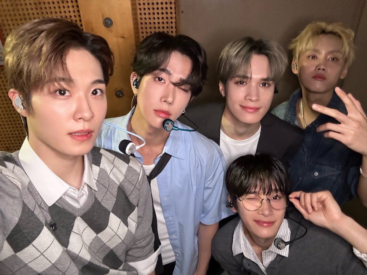 [💙_#원팩트]

벌써 절반이나 달려온 유럽투어🥺
오늘 공연도 즐겁게 봐줘서 고마워!
프라하에서 만나자 ˃̵⸝⸝> ·̫ <⸝⸝˂̵

#ONEPACT #원팩트
#NEXT_HORIZON