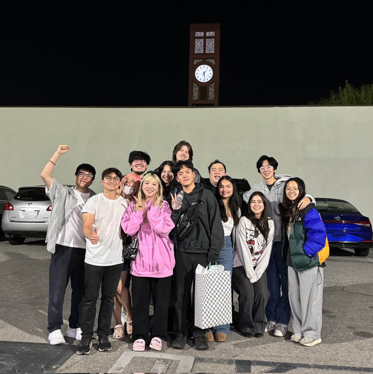 Hiring a part-time Executive Assistant <a href="/OfflineTV/">OfflineTV</a> (LA-based, hybrid). Apply or tag anyone who is early in their career and wants a chance to learn how the creator industry works → forms.gle/6pJKsqDn3wmtnL…