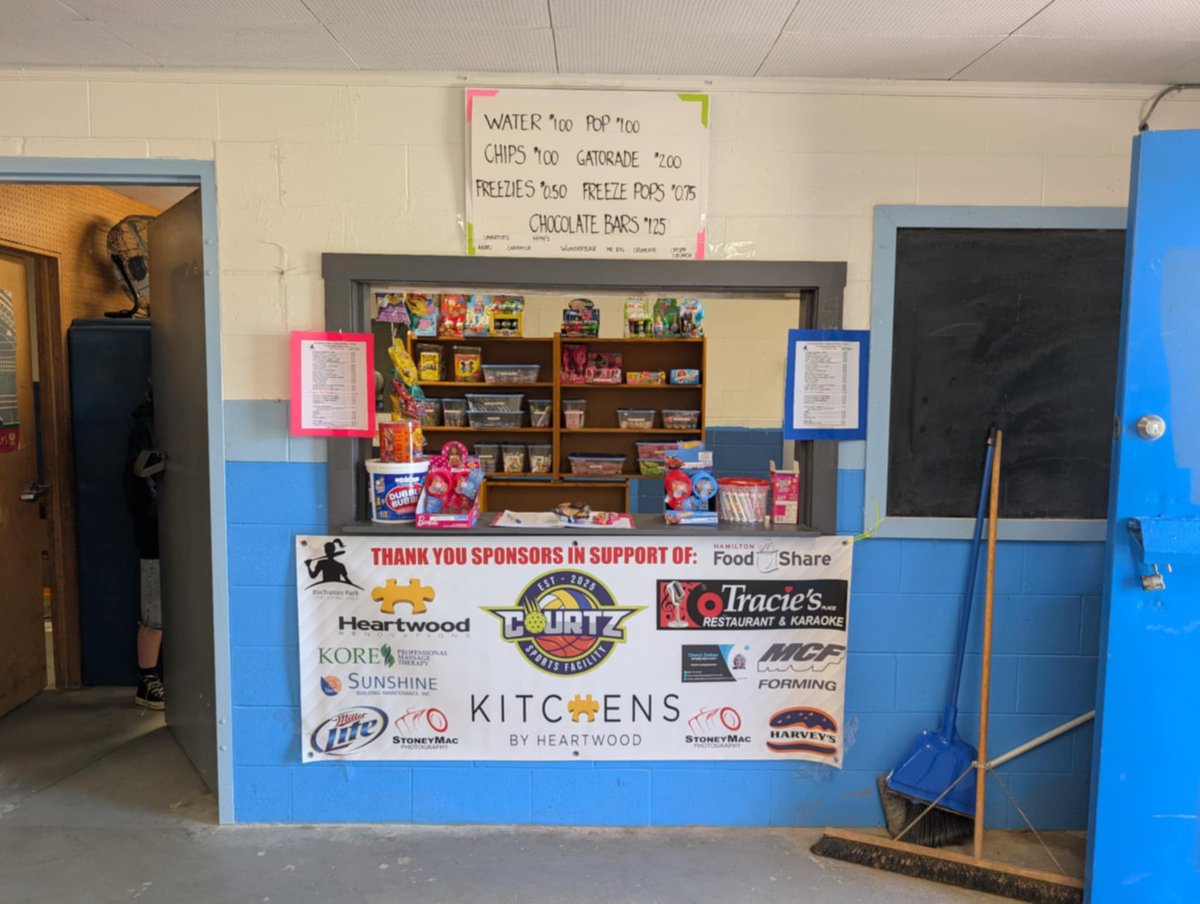 bradshawward7's tweet photo. Did you know Buchanan Park Neighbourhood has a store that's open every Tuesday... They offer Gum,Pop,water,cotton candy, chocolate bars, chips, freezies... All proceeds raised support @hamiltonfoodshare

#Ward8 #hamiltonmountain #Buchanan #neighbourhood #tuesday #communitystore https://t.co/6TU9JySPV4
