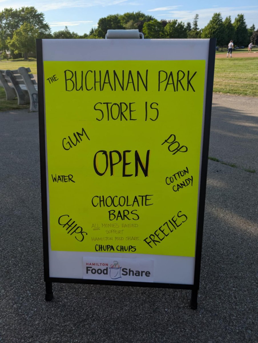 bradshawward7's tweet photo. Did you know Buchanan Park Neighbourhood has a store that's open every Tuesday... They offer Gum,Pop,water,cotton candy, chocolate bars, chips, freezies... All proceeds raised support @hamiltonfoodshare

#Ward8 #hamiltonmountain #Buchanan #neighbourhood #tuesday #communitystore https://t.co/6TU9JySPV4