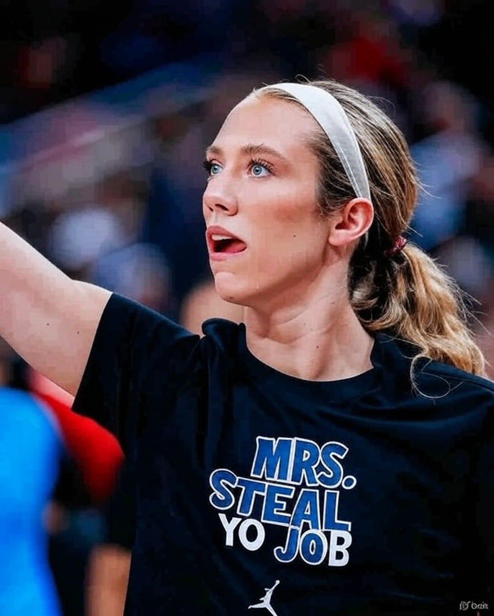_foernix's tweet image. Lexie Hull’s warmup shirt tonight after the DeWanna Bonner news dropped: